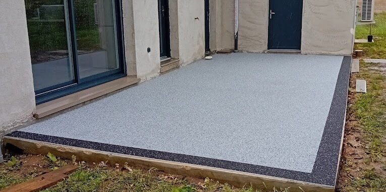 creation terrasse et escaliers en tapis de pierre marne